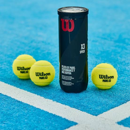 Wilson padel balls